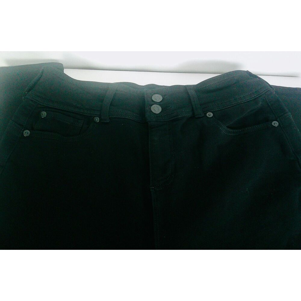FASHION NOVA WOMEN’S BLACK DENIM STRAIGHT LEG JEANS. SIZE 13